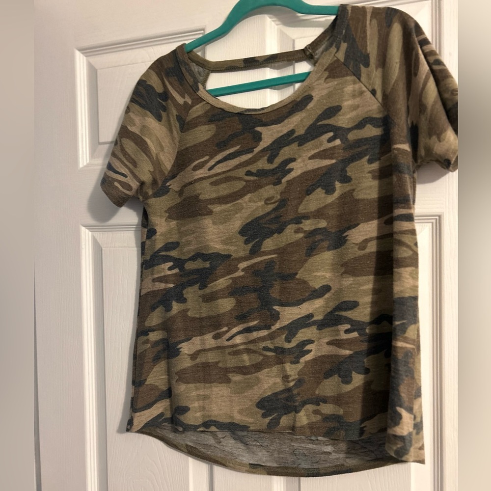 Camo open back t shirt